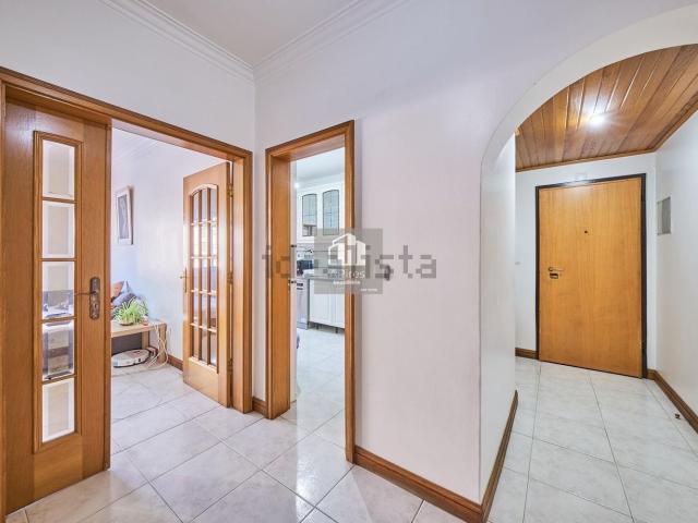 Apartamento, Laranjeiro e Feijó