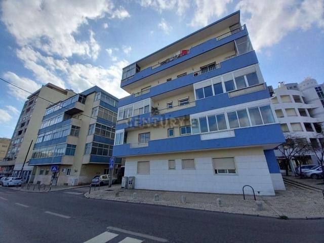 Apartamento, Laranjeiro e Feijó