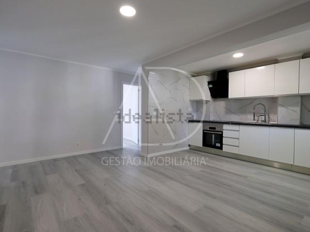 Apartamento, Laranjeiro e Feijó