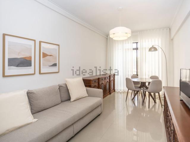 Apartamento, Laranjeiro e Feijó
