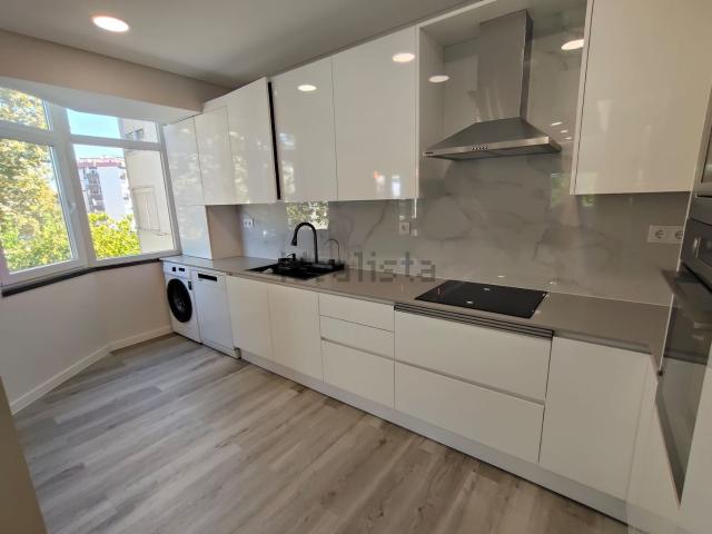 Apartamento, Laranjeiro e Feijó