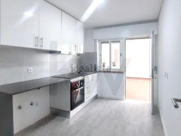 Apartamento, Laranjeiro e Feijó