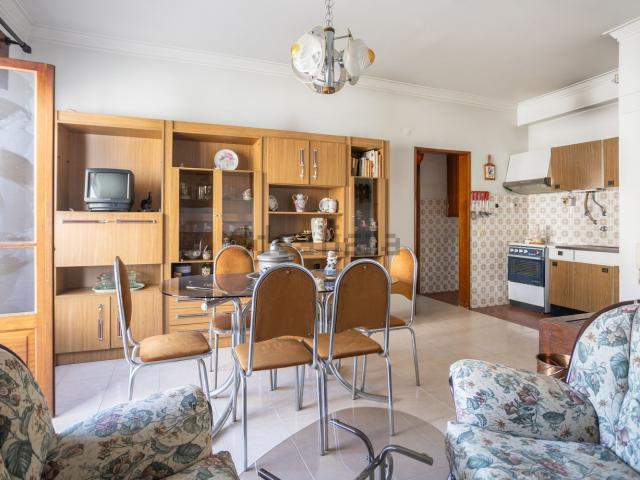 Apartamento, Laranjeiro e Feijó