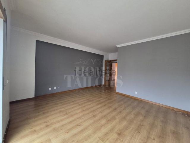 Apartamento, Laranjeiro e Feijó