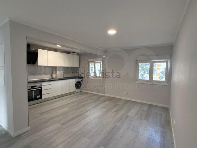 Apartamento, Laranjeiro e Feijó