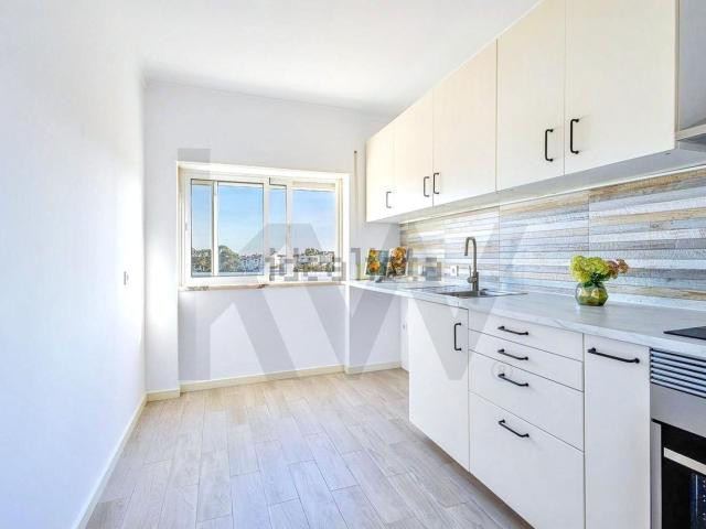 Apartamento, Laranjeiro e Feijó