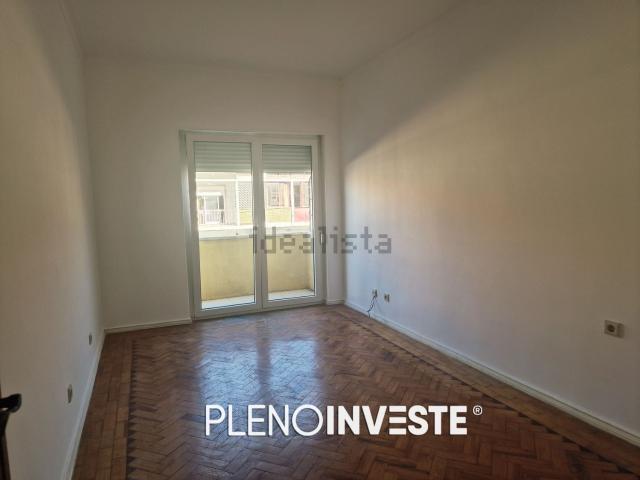Apartamento, Laranjeiro e Feijó
