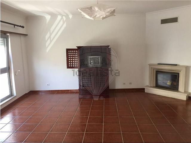 Apartamento, Laranjeiro e Feijó