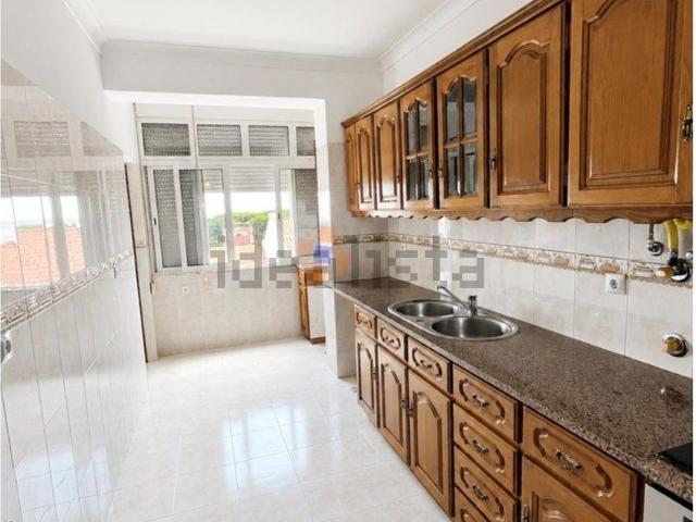 Apartamento, Laranjeiro e Feijó
