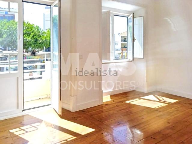 Apartamento, Laranjeiro e Feijó