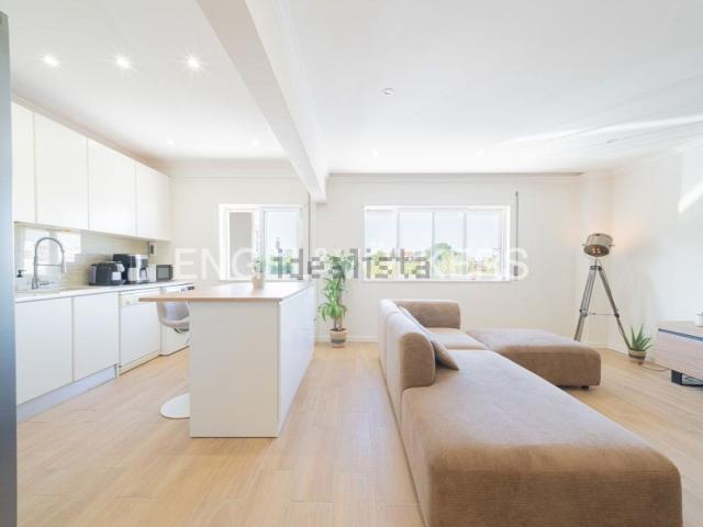 Apartamento, Laranjeiro e Feijó