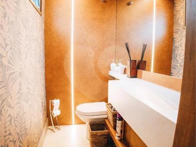 Apartamento Lindo no Bairro Água Verde com 146,46 m²