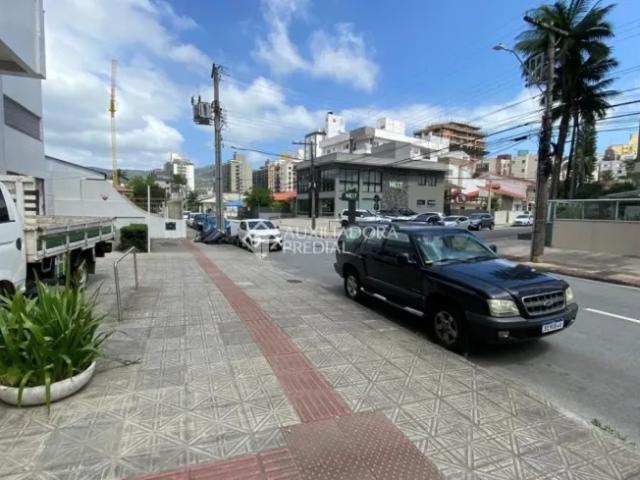 Apartamento loft na Trindade