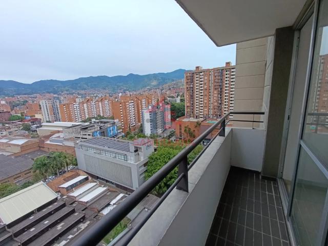 APARTAMENTO LOS COLORES CERCA POLITÉCNICO GRANCOLOMBIANO