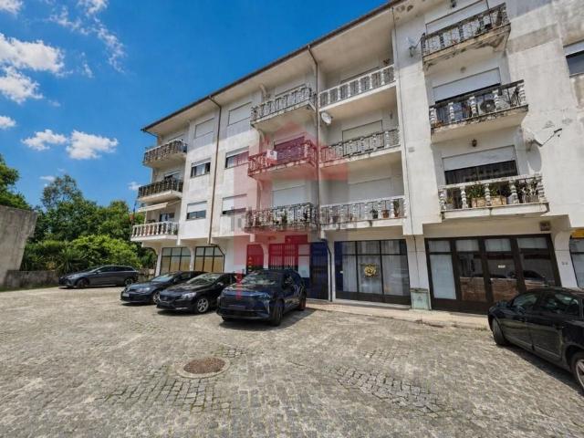 Apartamento, Loureira