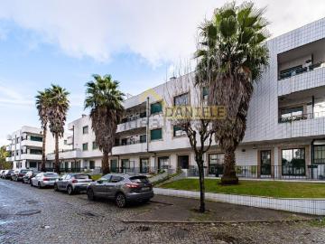 Apartamento à venda em Caldas de São Jorge e Pigeiros - Varanda