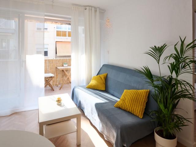 Apartamento luminoso y reformado en El Perelló, a menos de 2 minutos andando de la playa