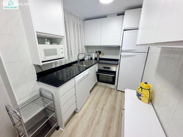 APARTAMENTO LUMINOSO A 100 METROS DE LA PLAYA EN EL CAMPELLO, LISTO PARA ENTRAR A VIVIR