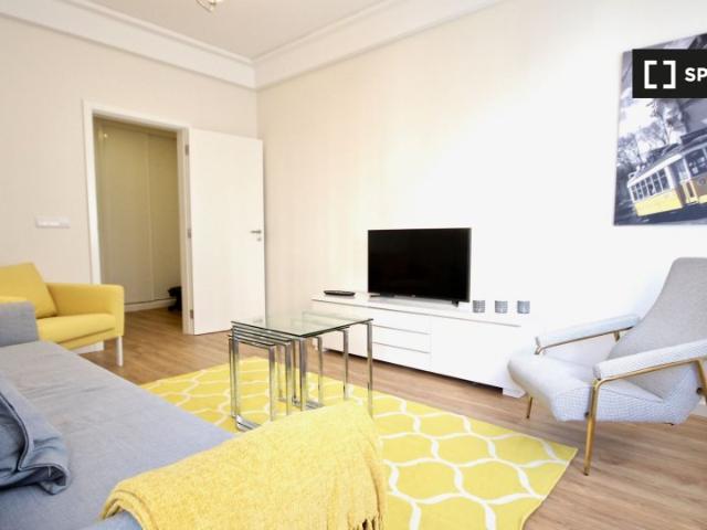 Apartamento luminoso com 2 quartos para arrendar em Santo António, Lisboa