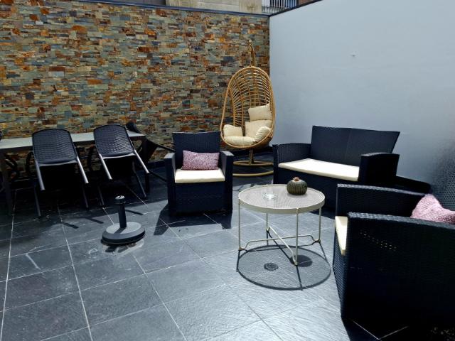 Apartamento luminoso com terraço grande