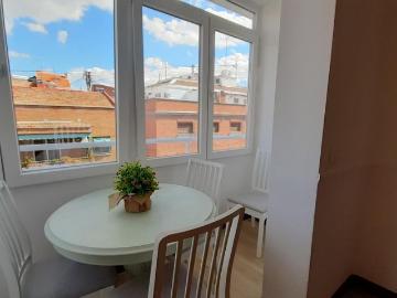 Apartamento luminoso con terraza en Berruguete