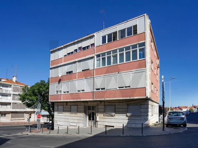 Apartamento Luminoso na Damaia