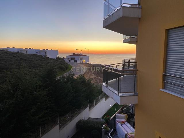 Apartamento Luxuoso em condomínio fechado com Vista Mar em Ericeira