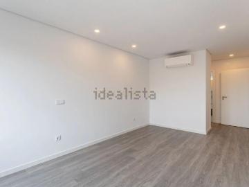 Apartamento à venda em Estrada Municipal De Pinhal Do Forno - Sala multiuso