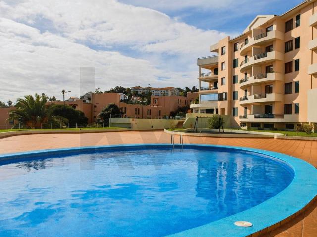 Apartamento Mobilado com Vista Mar, Piscina e Licença AL Ati. 88m² Caniço