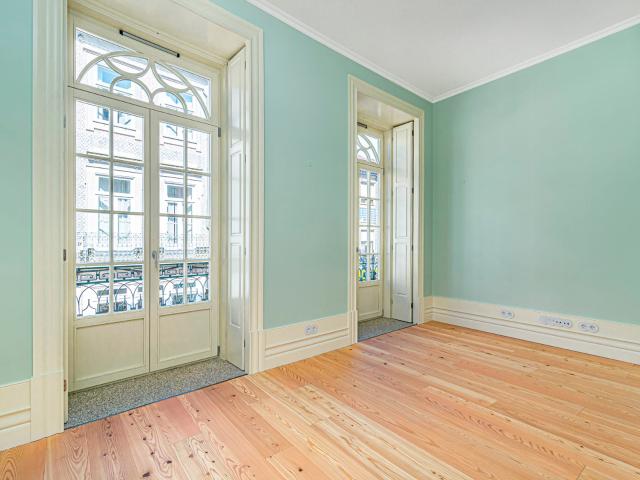 Apartamento Mobilado na rua de Cedofeita Porto