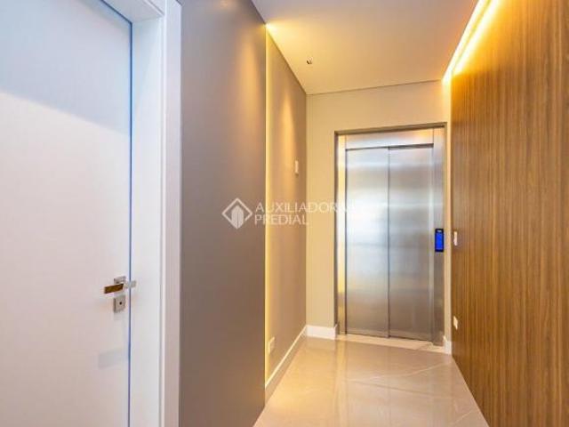 APARTAMENTO MOBILIADO 3 SUITES 3 VAGAS ÁGUA VERDE CURITIBA PR
