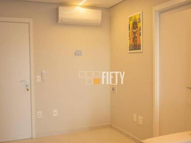Apartamento Mobiliado com Varanda e Lazer de Alto Padrão no Brooklin