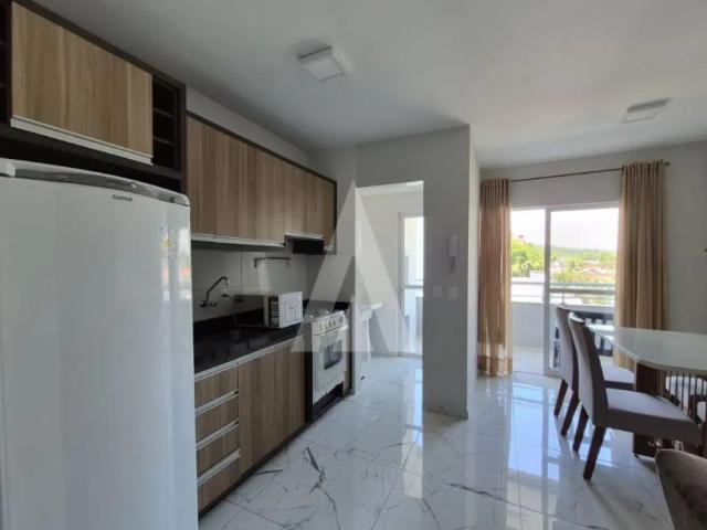 Apartamento mobiliado com 02 quartos, sendo 01 suíte no bairro Glória