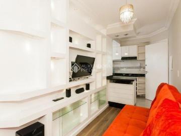 Apartamento mobiliado com 1 quarto e 1 vaga no Portão | Praticidade e excelente localização