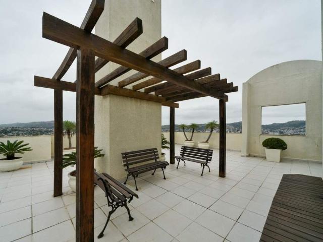 Apartamento mobiliado, com 2 dormitórios, sendo 1 suíte, no bairro Petrópolis COD: 22868