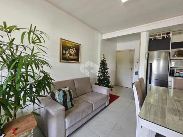 Apartamento mobiliado com 2 dormitórios próximo a UNISC!