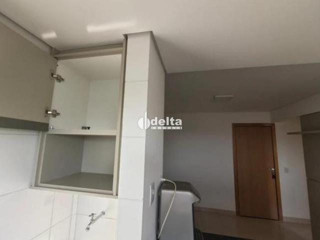 Apartamento mobiliado com 2 quartos disponível para locação e venda no bairro Umuarama em Uberlândia