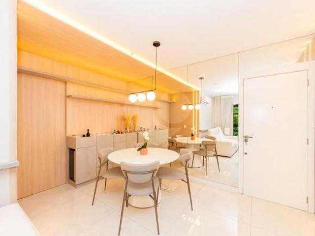 Apartamento Mobiliado Com 2 Quartos e 2 Vagas de Garagem Santa Felicidade