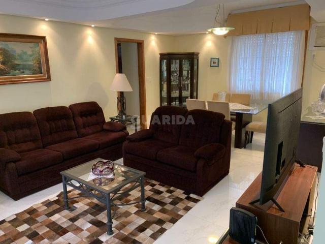 Apartamento mobiliado com 3 dormitórios, sendo 1 suíte, no bairro Petrópolis COD: 21587