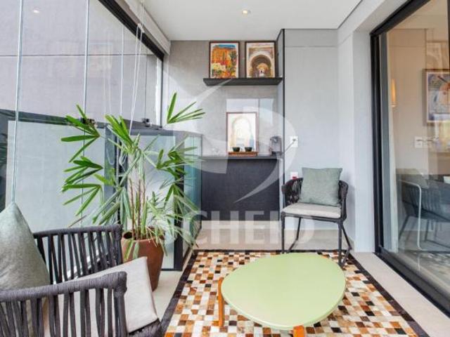 Apartamento Mobiliado á Venda em Moema com 42m², 1 quarto sendo 1 suíte, 1 vaga