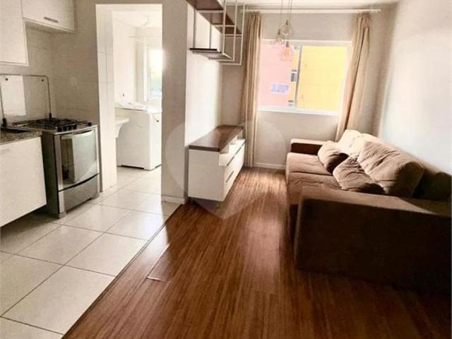 APARTAMENTO MOBILIADO À VENDA NO CAPÃO RASO | 49 m² | 2 QUARTOS | 1 VAGA