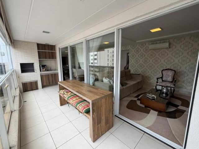 Apartamento mobiliado à venda no Jardim Goiás