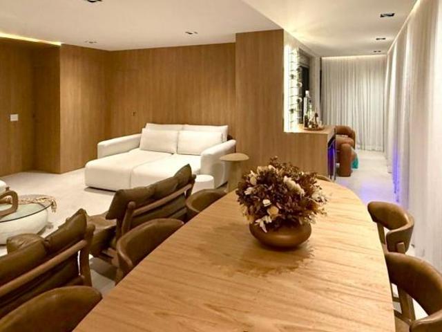 Apartamento mobiliado à venda no Latitude Campo Belo com 3 suítes próx. metrô, Ibirapuera, Aeroporto