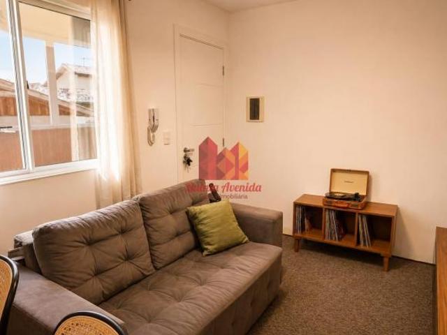 Apartamento mobiliado à venda no Portão!