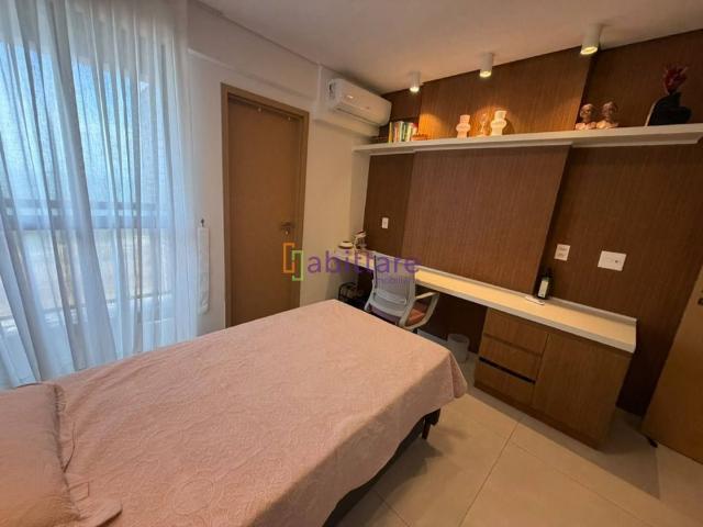 Apartamento MOBILIADO de 140m² com 2 suítes + escritório na Ponta do Farol