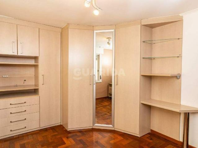 Apartamento mobiliado de 1 dormitório no bairro Higienópolis, com VAGA COBERTA!