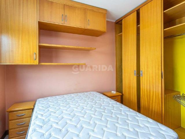 Apartamento mobiliado de 1 dormitório e 1 vaga no bairro Bela Vista!
