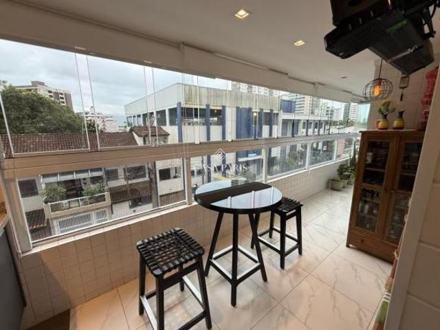 Apartamento mobiliado de 2 quartos com suíte e varanda gourmet no Caiçara