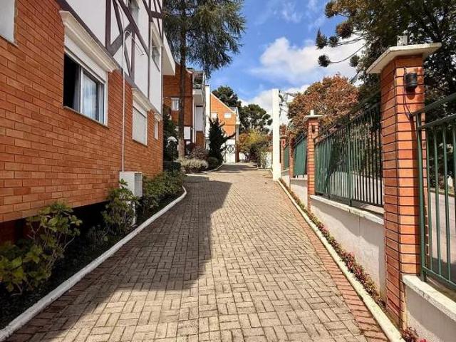 Apartamento Mobiliado e Pronto para Uso no Village de La Colline Campos do Jordão