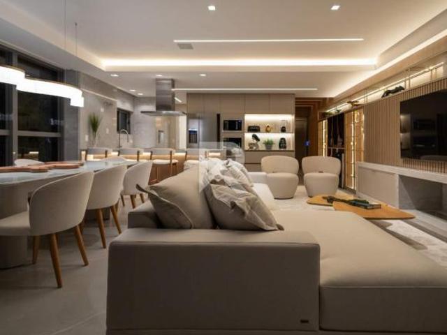 Apartamento Mobiliado em Cond. Clube com 3 Suítes, 153 m², à venda Água Verde Curitiba/PR